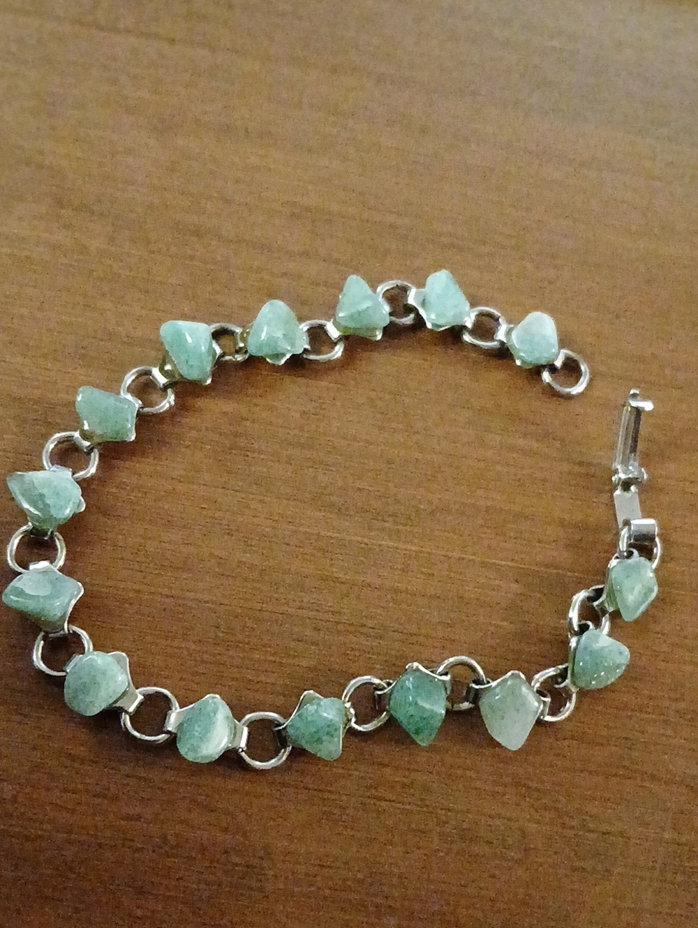Small Silver Tone Bracelet with Light Green Stone Chips 7.5"